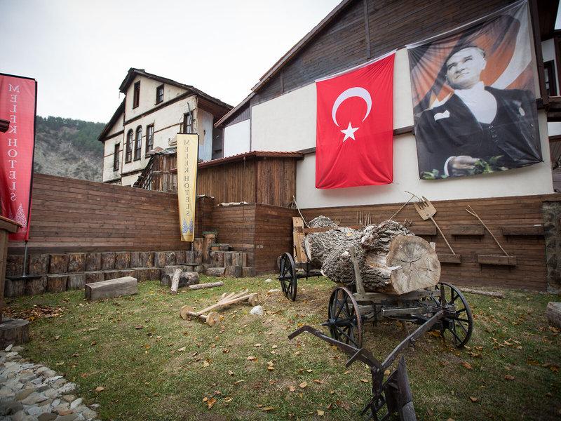 2D179EC3786A40155B269D406B5AF9FD