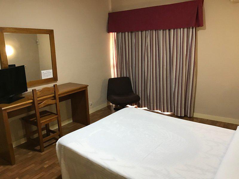 BD1618A8951EEE2EE90D2B984EF30E7B