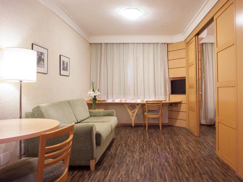 88682E604CB953B6B1FBCAAAD2DEBC7C