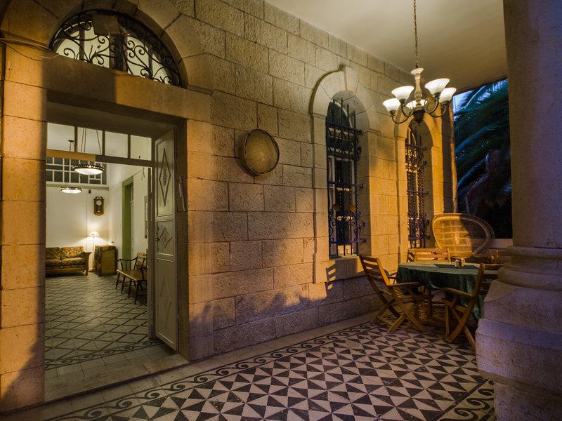 AC15D1329CA40D18D8D303411B7D6783