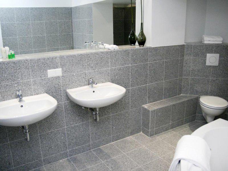 6C49402A0D8C49C1D2FD65DEAF0BA881