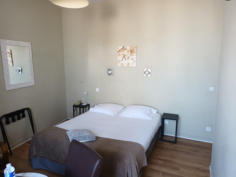 60ECE31AB1C21C6735358051DE678AF2