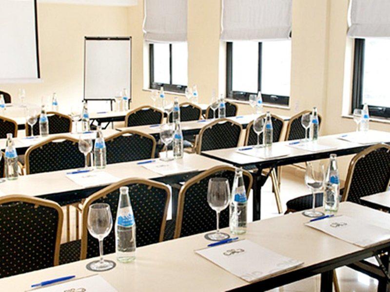 242E228F873285C61A3D0395E8A2AACE