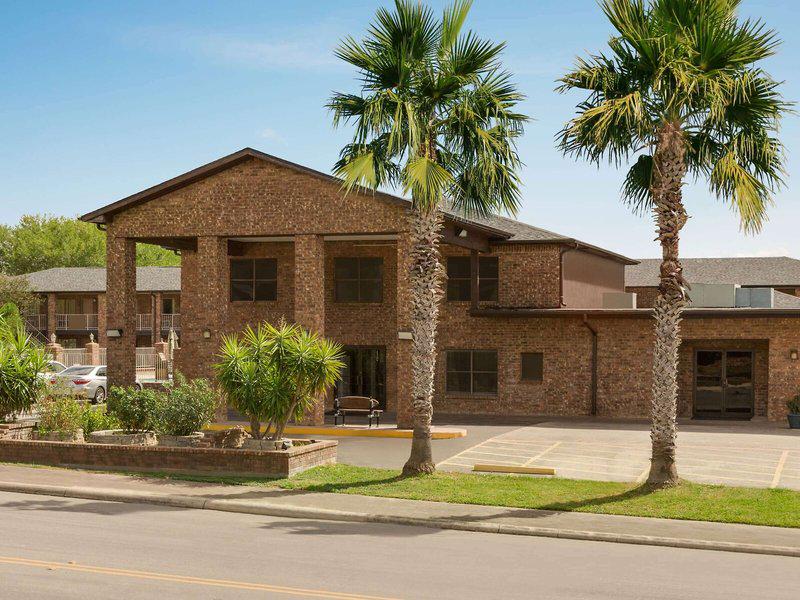 F63A6FC3DC3F91DE734D33DB46D45842