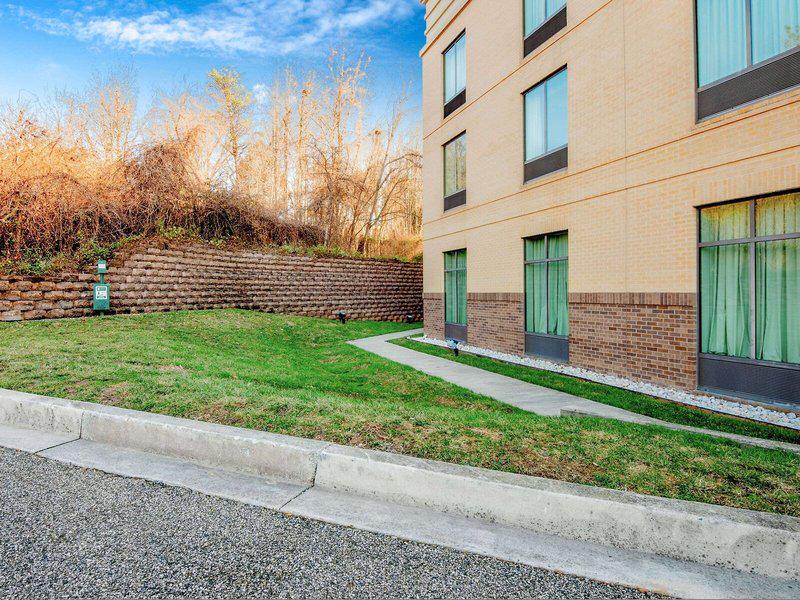 E0E6046C1CBAB20BDB34359A533AC860