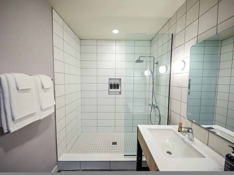 7397D121BF1A446E3F823503BE942D8E