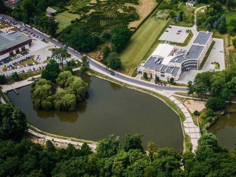 199CF36D45DBDBBA86B86095D1B7D30B