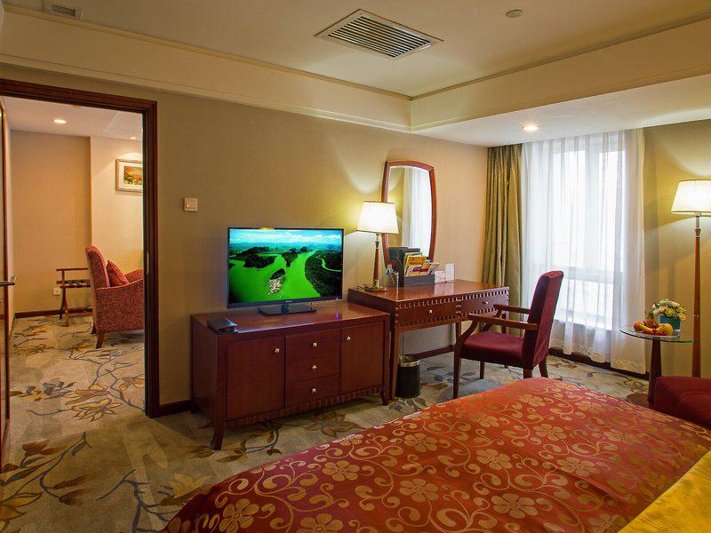 201200DD149C80F2FC56D2B416CC93ED