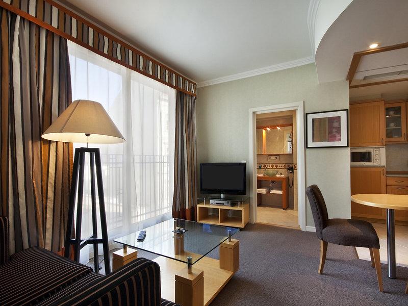 CE29778BE42D5A0F3CA8C6C4D2B384C4