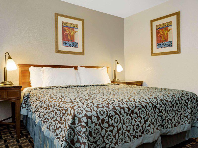 BF34CA8B6E0E9AA7CAF556F30E52758E