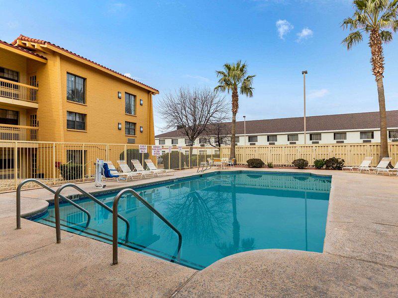 02BAA9CCB72C08EAC9A69F40CCAC6613