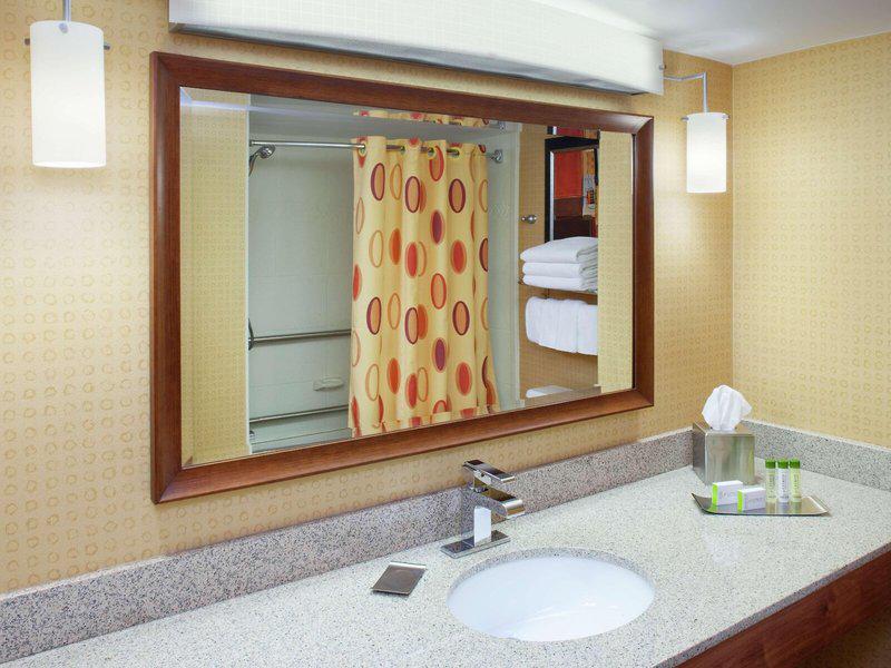 BEE7670FAAB667994CC52D595F8B64F2