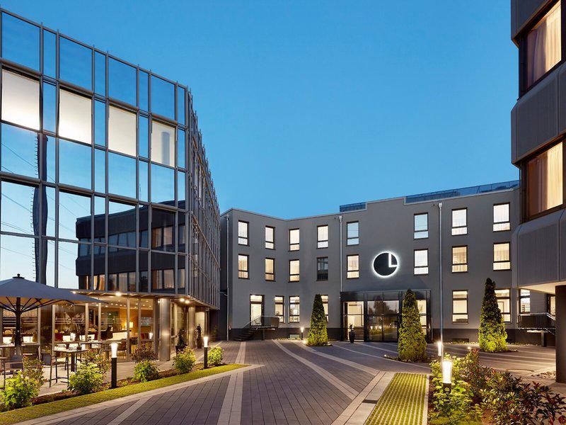 415FF752FF09D6659366D805BAB27413