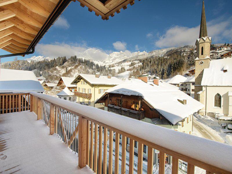 F73CEC4444951D3CE759F004CE2152F6