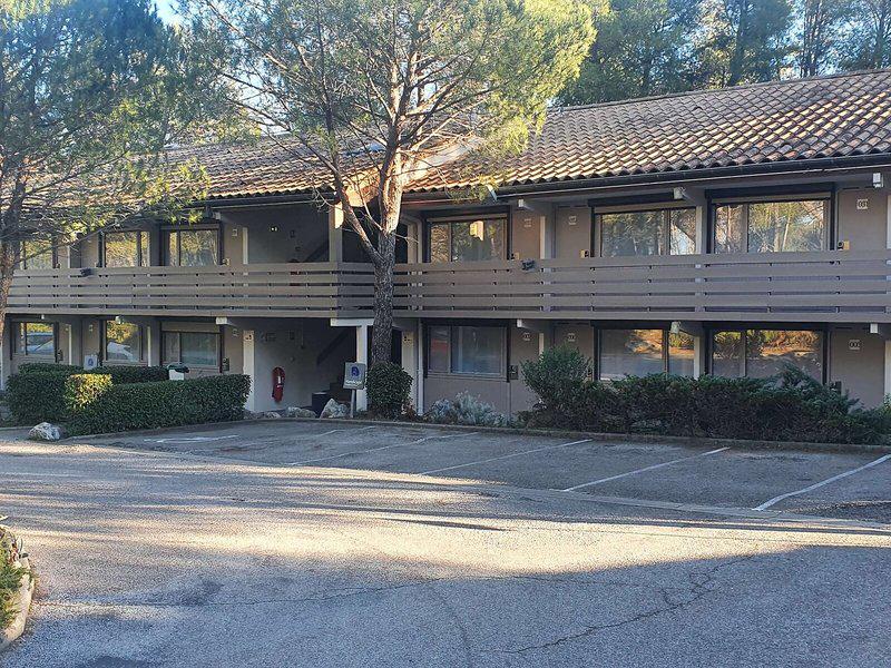 E5E275A4ACD578346BF1918057F723FF