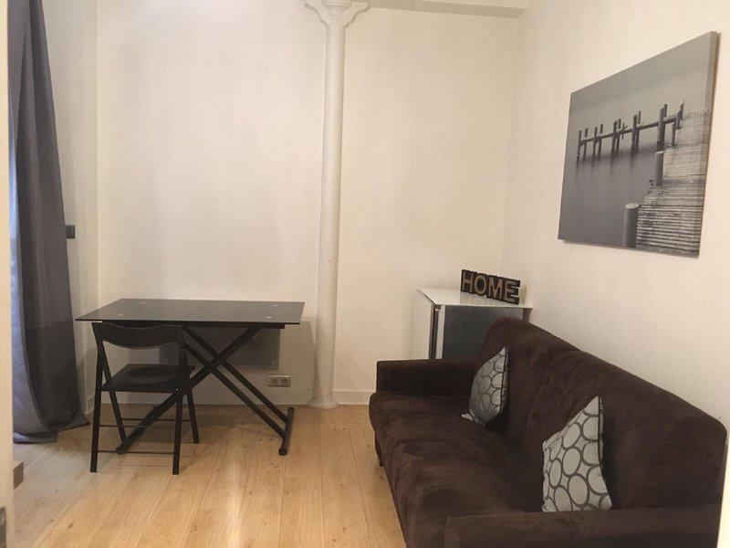 D97599F9B4EA6B84F38D5648120FC78E