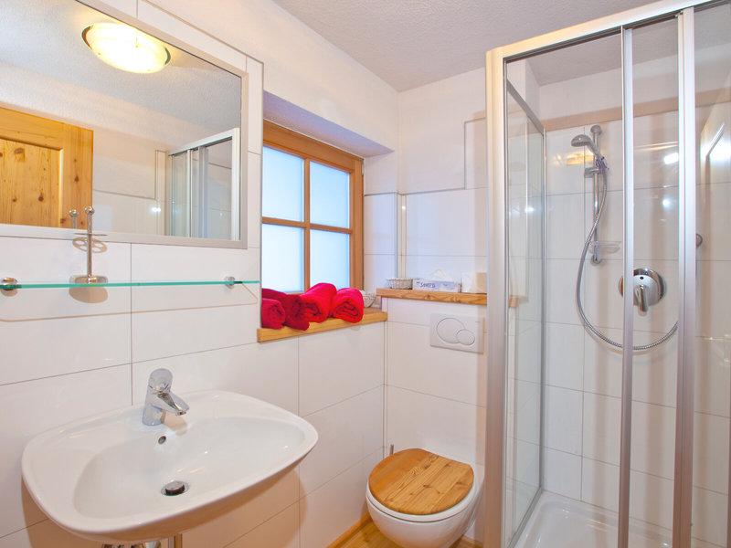 2B138B8842156171F82E4DFE5895D6E3