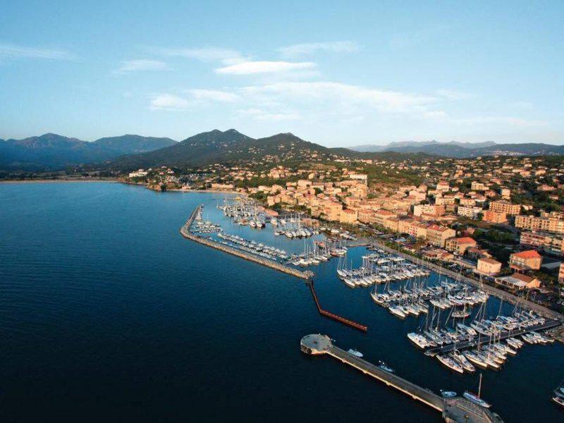 D5BACD2BEB787CBF232BEF2595B6796E