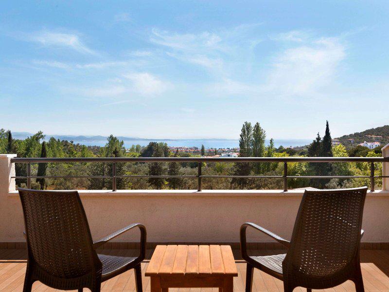 0F6C0599ACF3D9B0CA4F364A3ACC8DD9