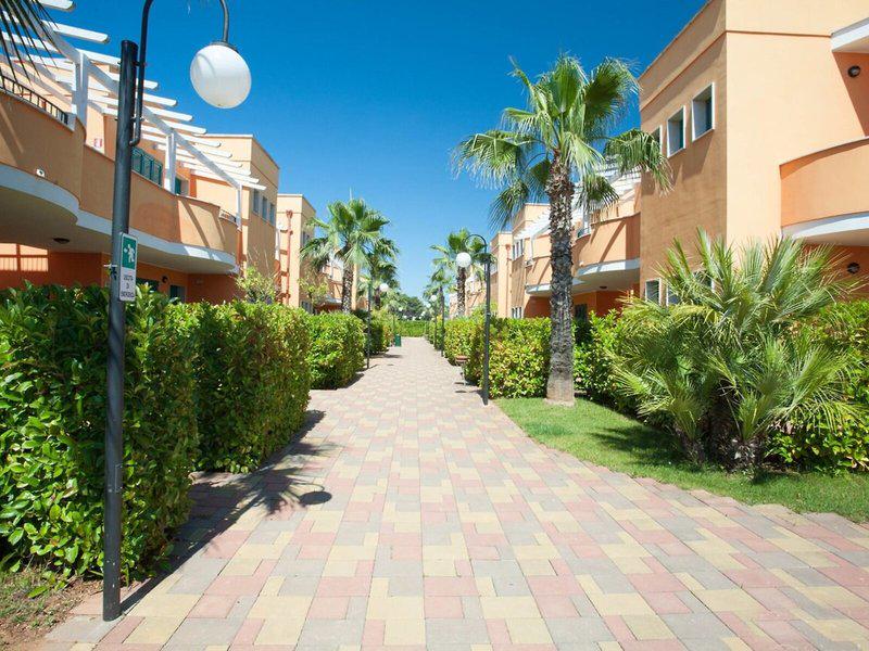 06EE67EAC35EDEEAF8A7154336F9A648