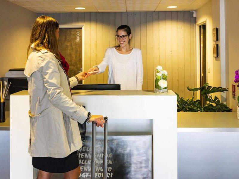 27B0FCC28397D95F47626FD15E5680A2