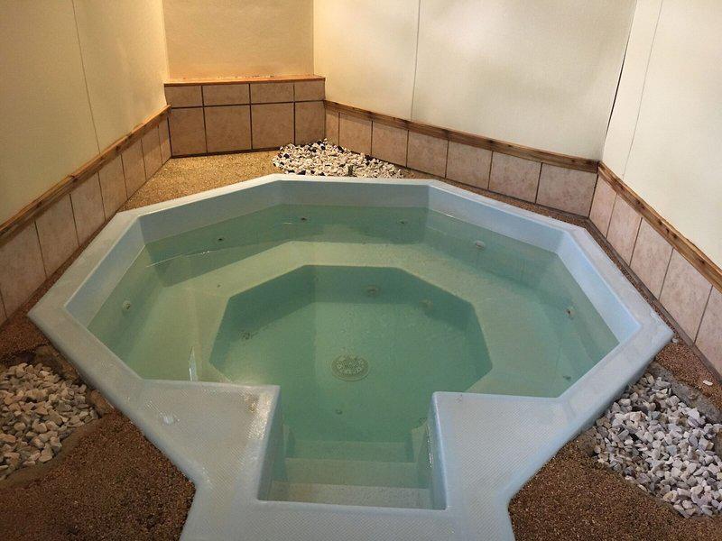 6C83080D42DF1AB1C45F75D36596D46A