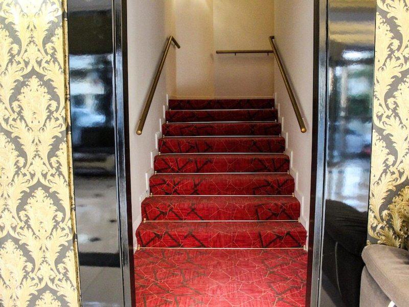 8B2D2201695939DD9D7158C4E0F8BDBD