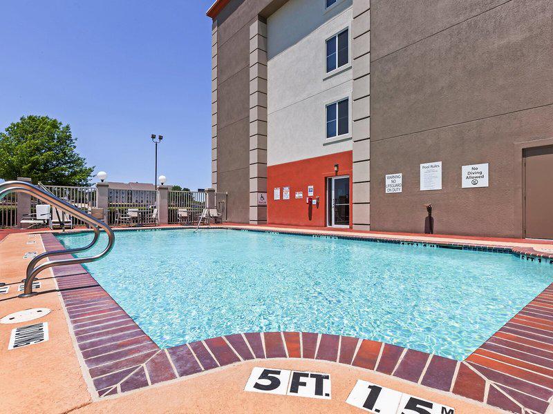 C50EE042444F3B64EFB7C9C19776517C