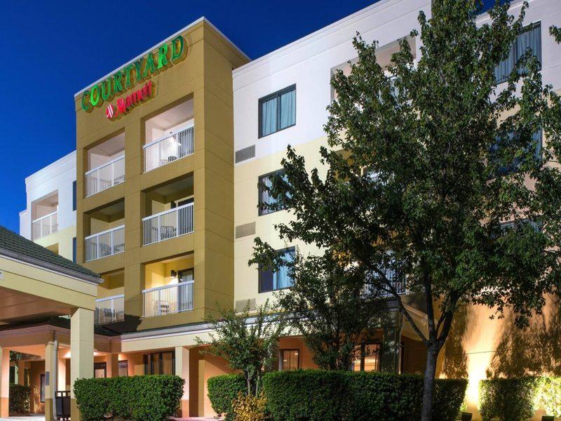 70B6D32DF8450CAD1B4FEC8A20A7938F