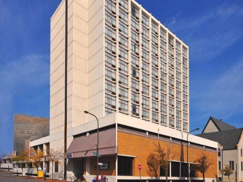 018FF9F61600F37789EFC82FA5C7AFE6