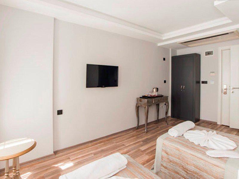 ED6DCAFCB70EBEA93C239B562BABD71B