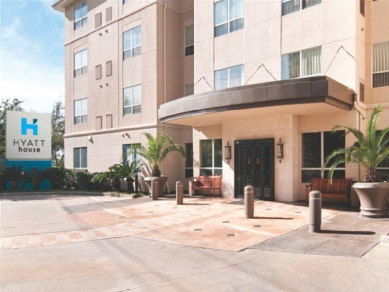 EEEC98BD3186300E1A08A23CCE1E39C4