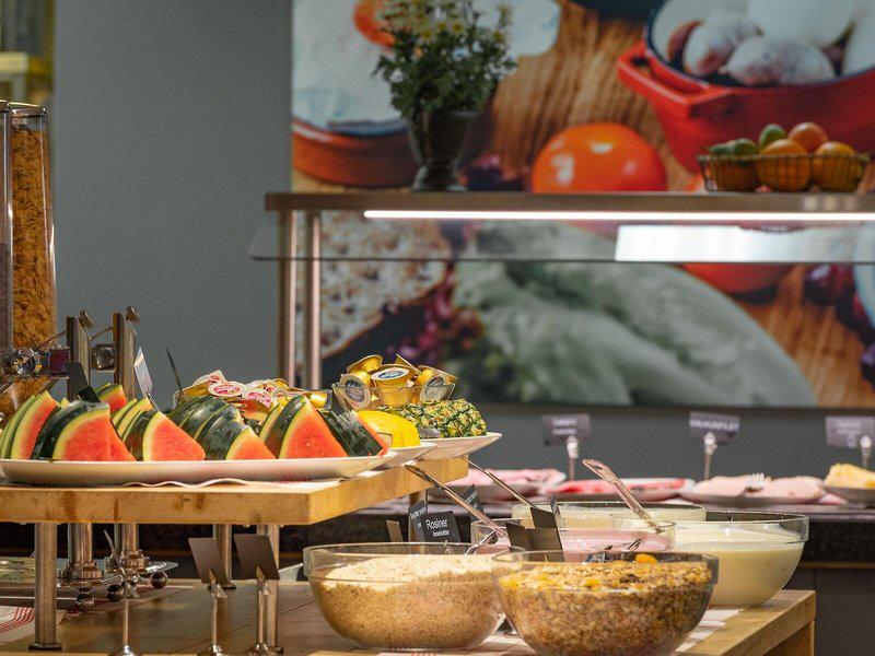 2480E5BE9C5D36564E869D1DE1617FA0