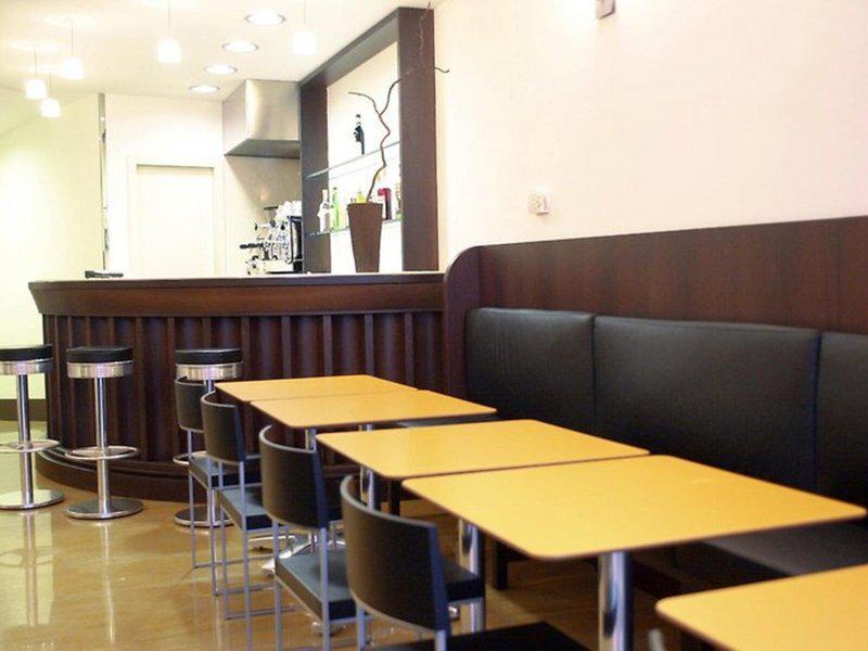 11641923F559781E0062E8865B4B8945