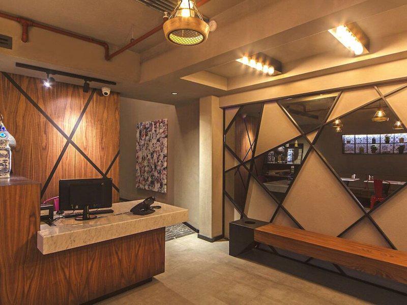 9F123DFF4EFD8145B3E624372CA12639