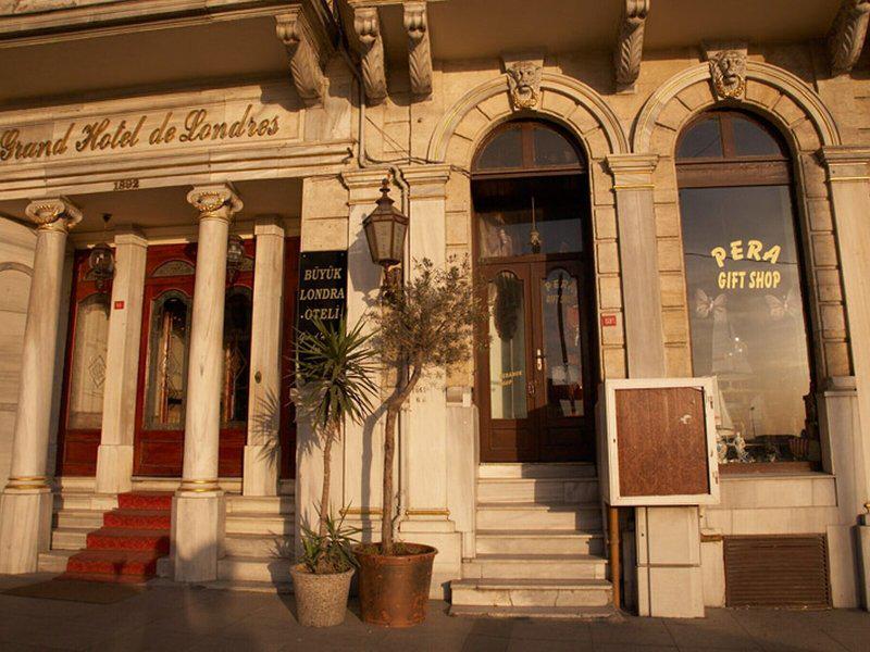 2DB12D052775FF9B5C84758BC61386B6