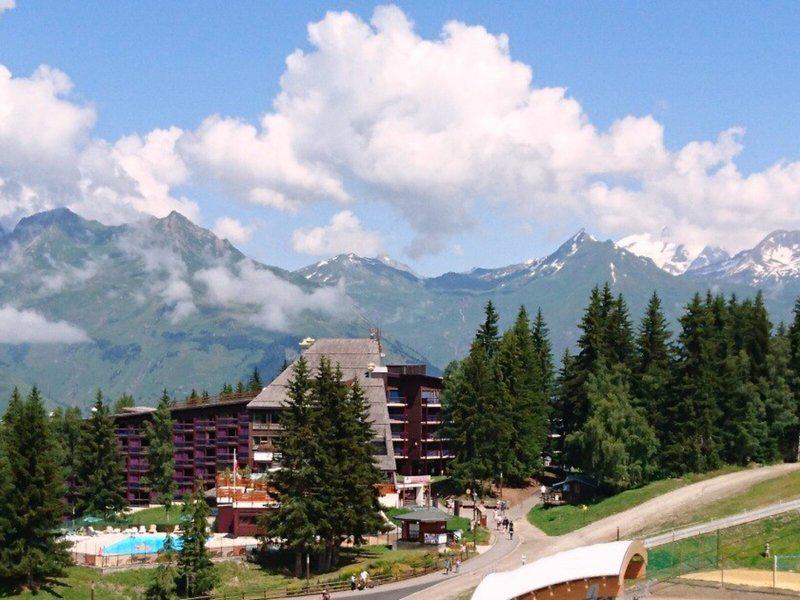 4BD80DC0E519DF3482F2402987F9F6DC