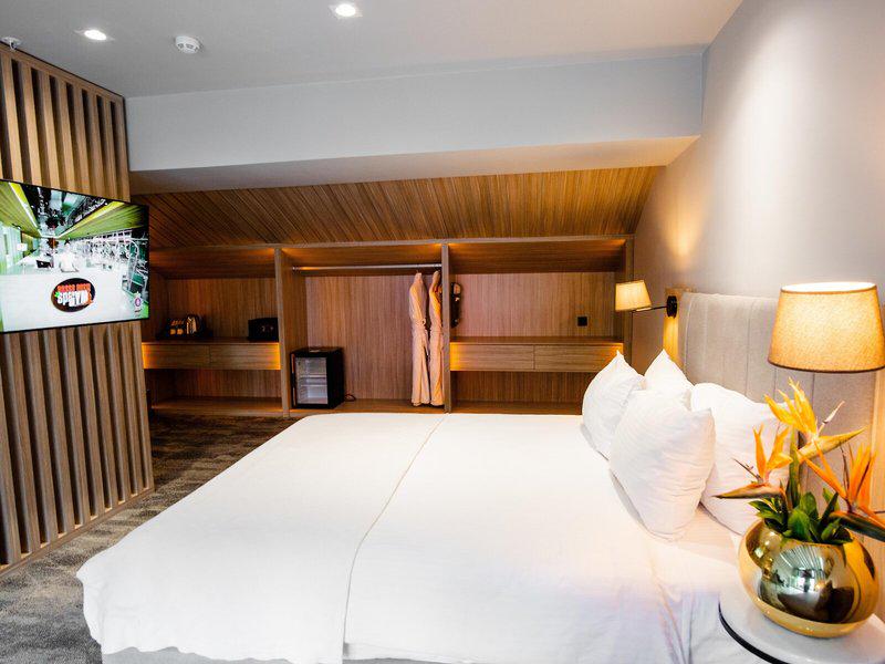 D90368FB6FB57FB491070DD5F7C75DC1