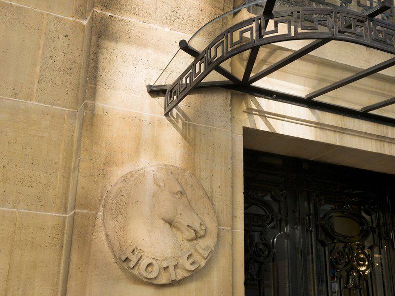 18AB888348760F4F76AB965FB1E26449