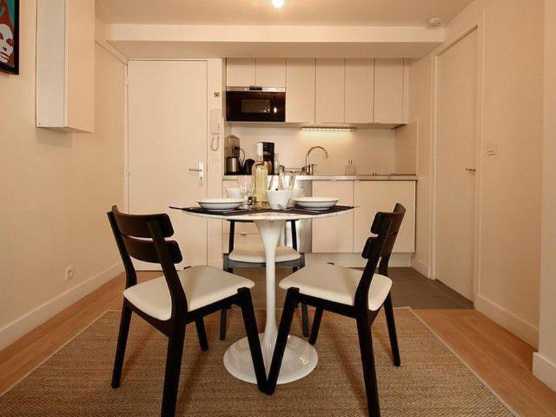 585F4AEC0DE3361F5D926FF258C94EEA