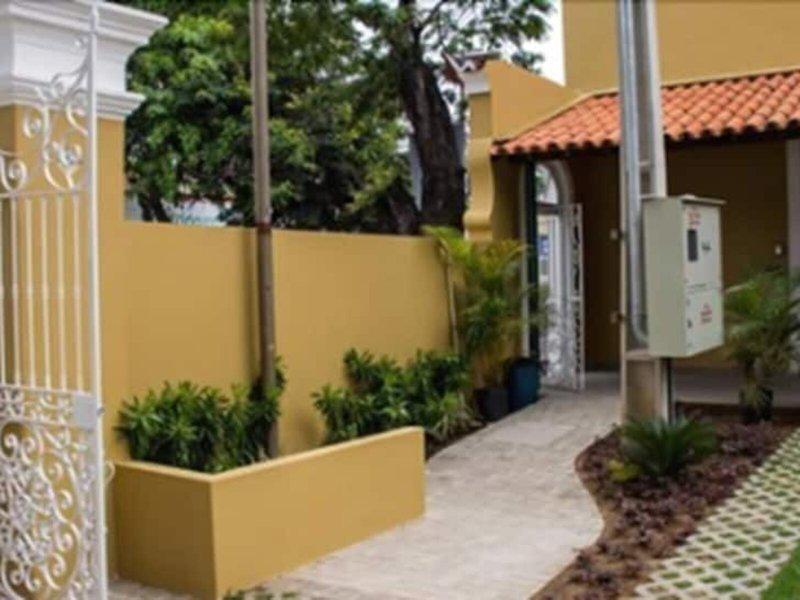 4E87C07CC75771426C7915A1C3BBD920