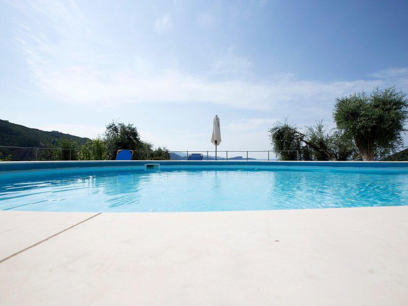 44E45C56F78C605CE4008DEC04846979