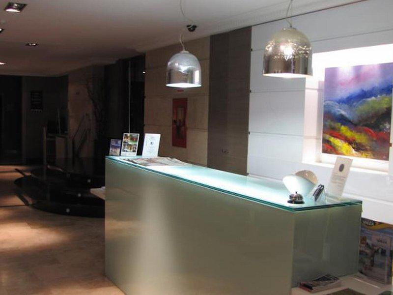 3EE8A4AE1211C8D7A686114956B19E22