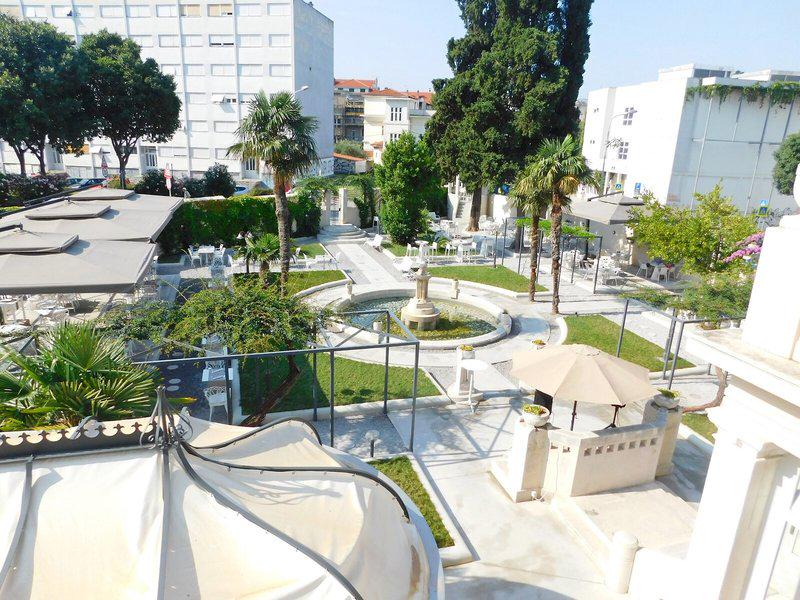 29877A4FB3196A7F1F0DA870AFD2AA49