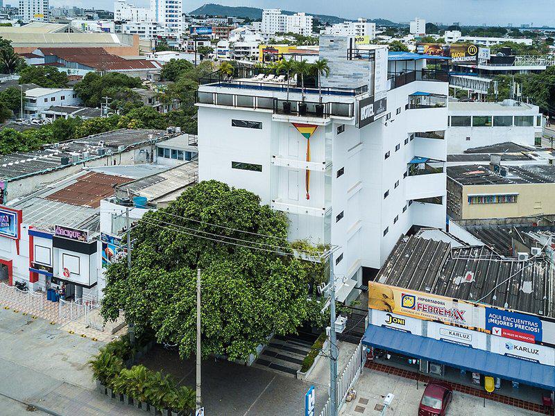 14D489C4BE1E8673F43F2A90C1E21D0D