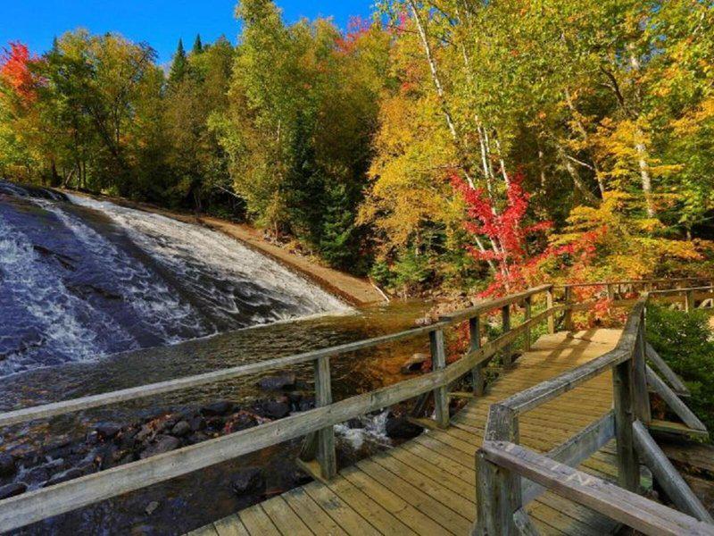 4A809B2DA122843426BF66EB8E25F4A4