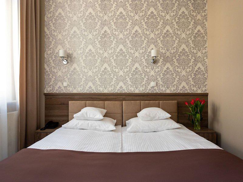 7CB192E20AA7323389D7D4184516FBBD