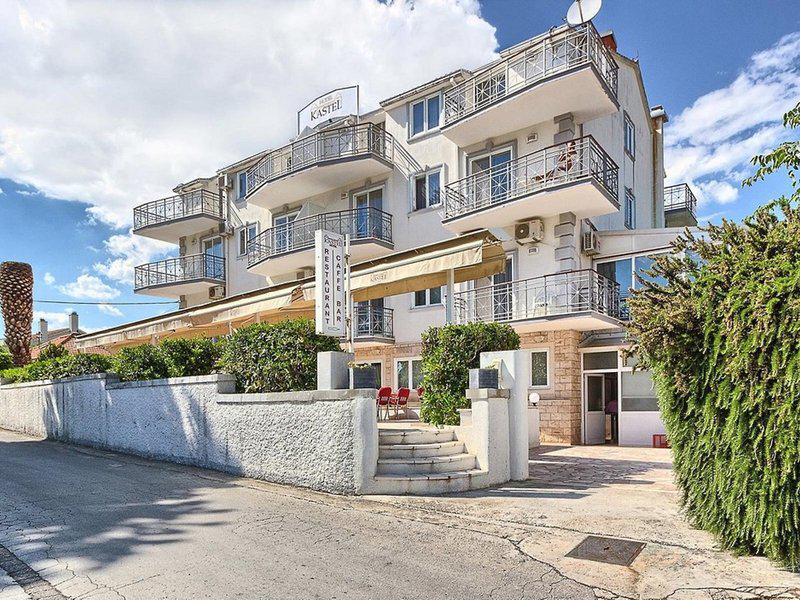 697C09094D536AD4F2AC360E744AE180