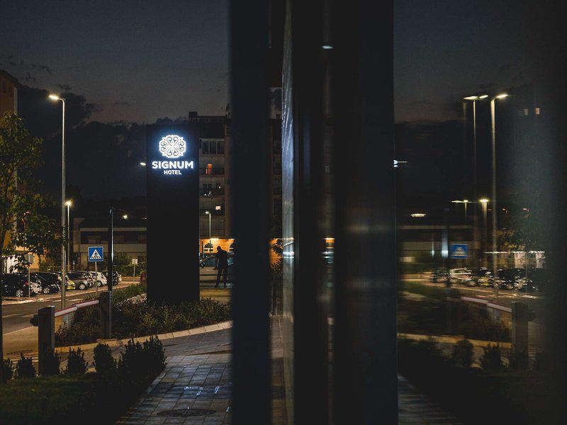 65DE9E97D6FB53E9CADF0C2F4117C96E