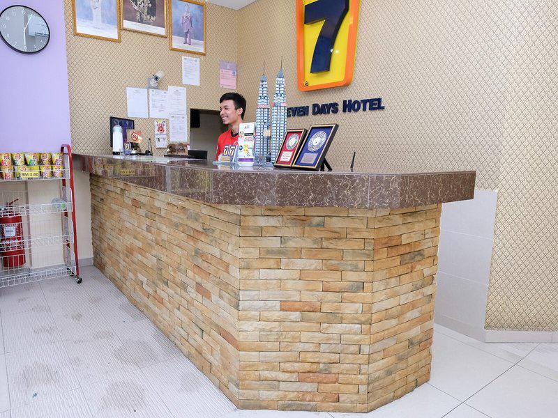 FC67818530BB440DBEB52FE7374AD03A